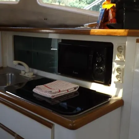 Antares Sleeping Boat *