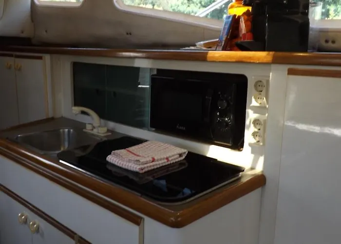 Antares Sleeping Boat *