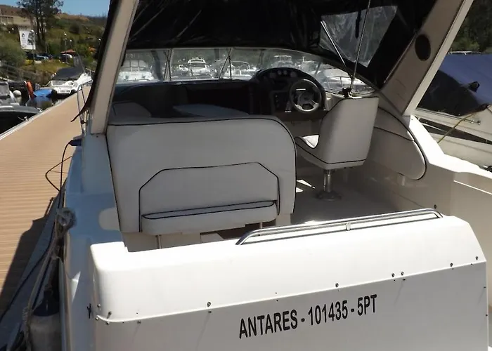 Antares Sleeping Boat Botel *