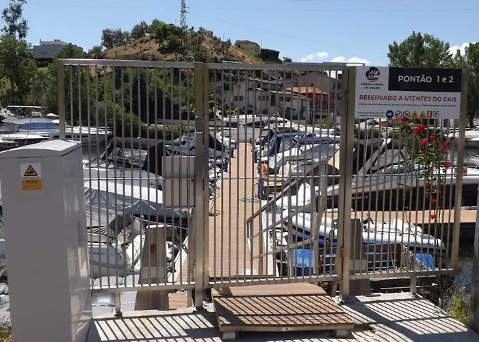 Antares Sleeping Boat * Foz do Sousa