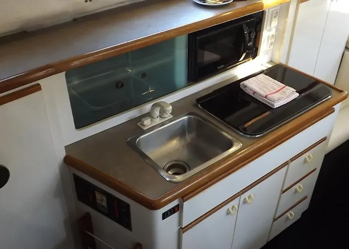 Antares Sleeping Boat Foz do Sousa